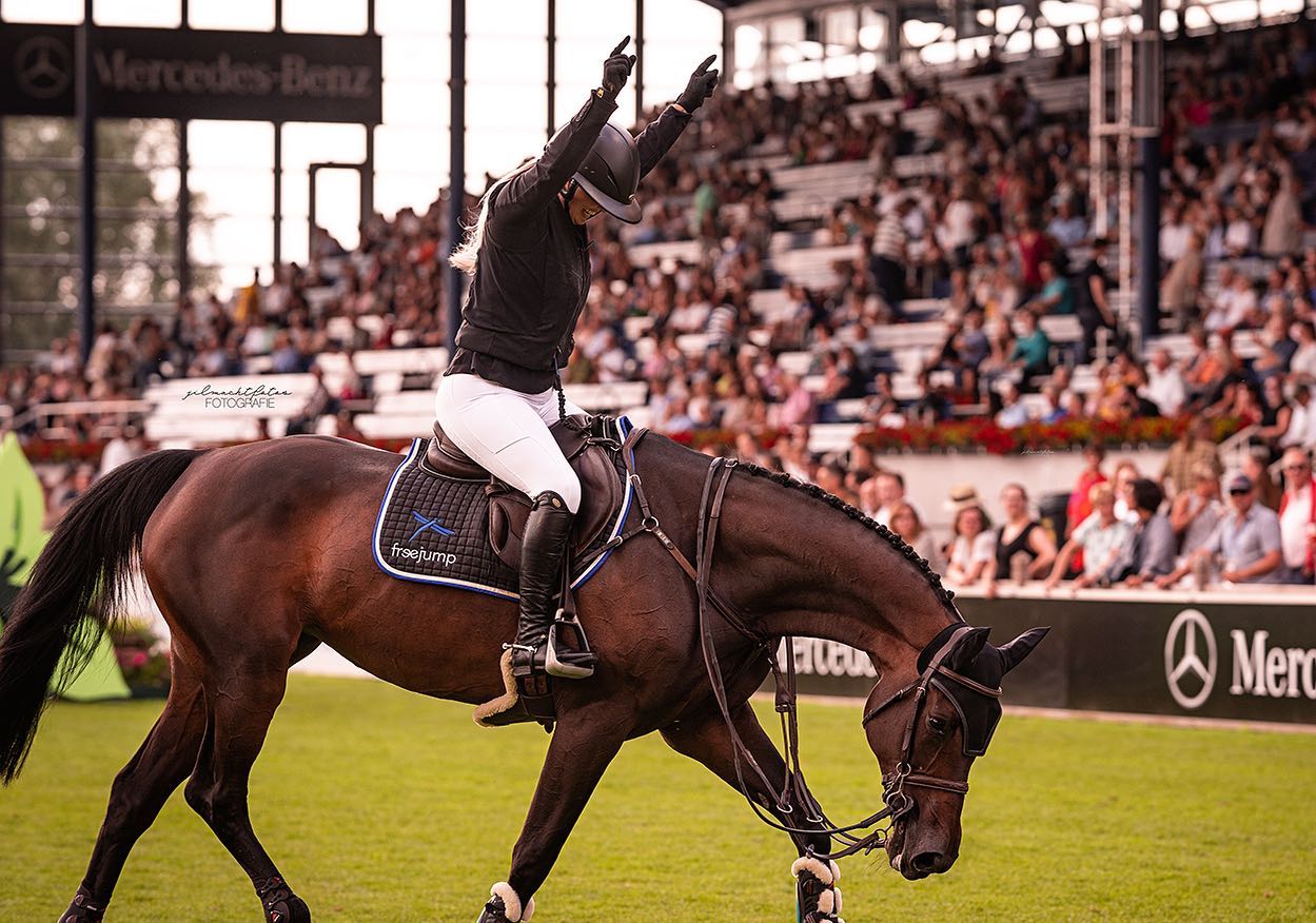 SynNutra Rider Ashlee Bond and Korra jumped